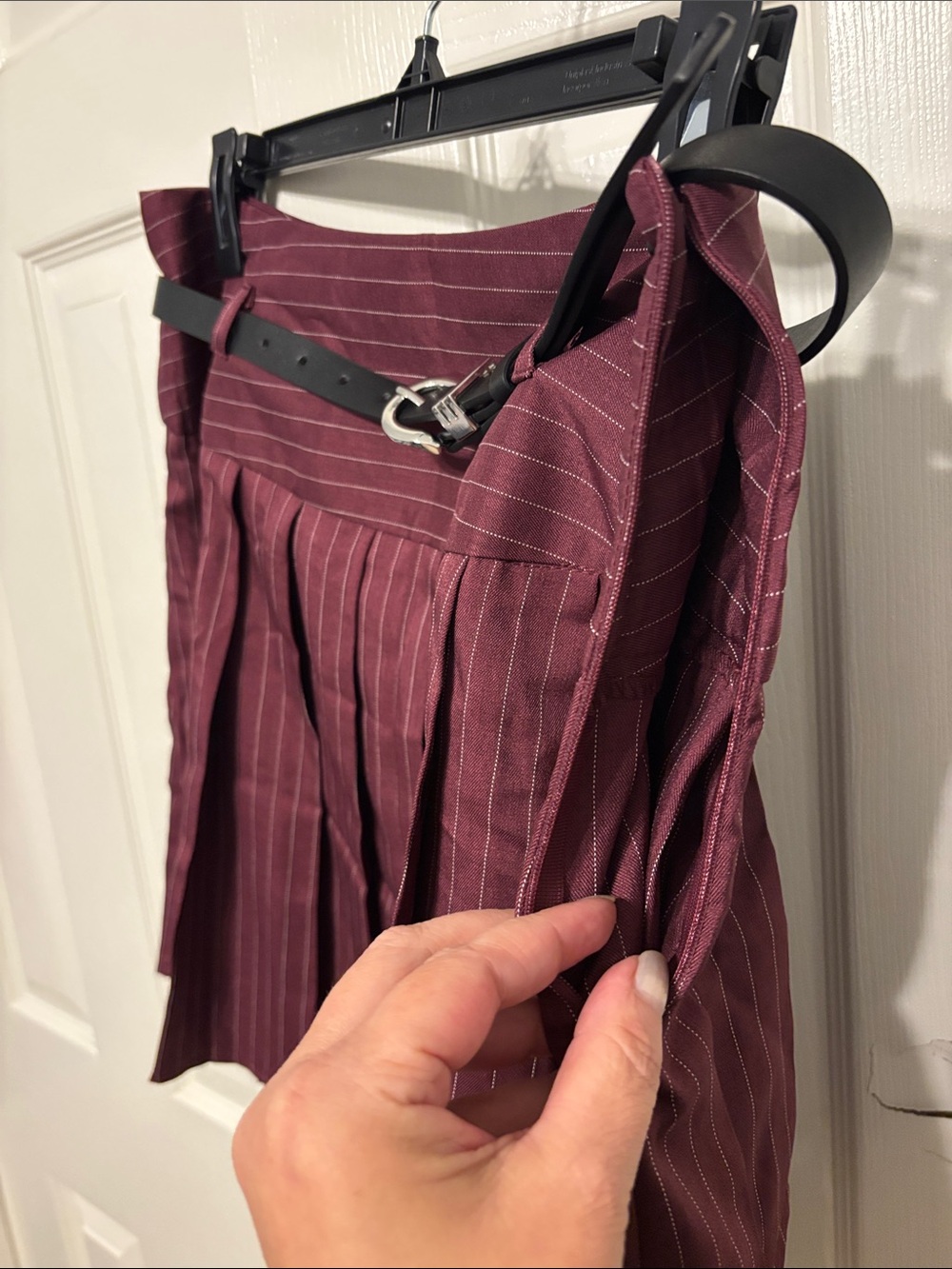 Retro Stage Pinstripe Belted Pleated Skirt - Picture 4 of 6